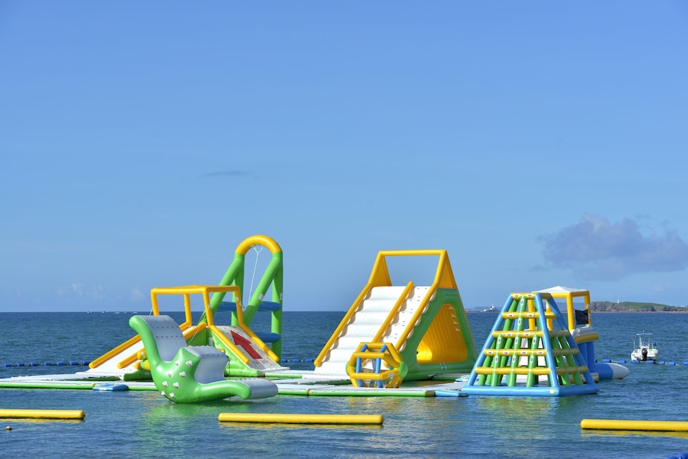 Kanucha Bay Hotels and Villas 68/80