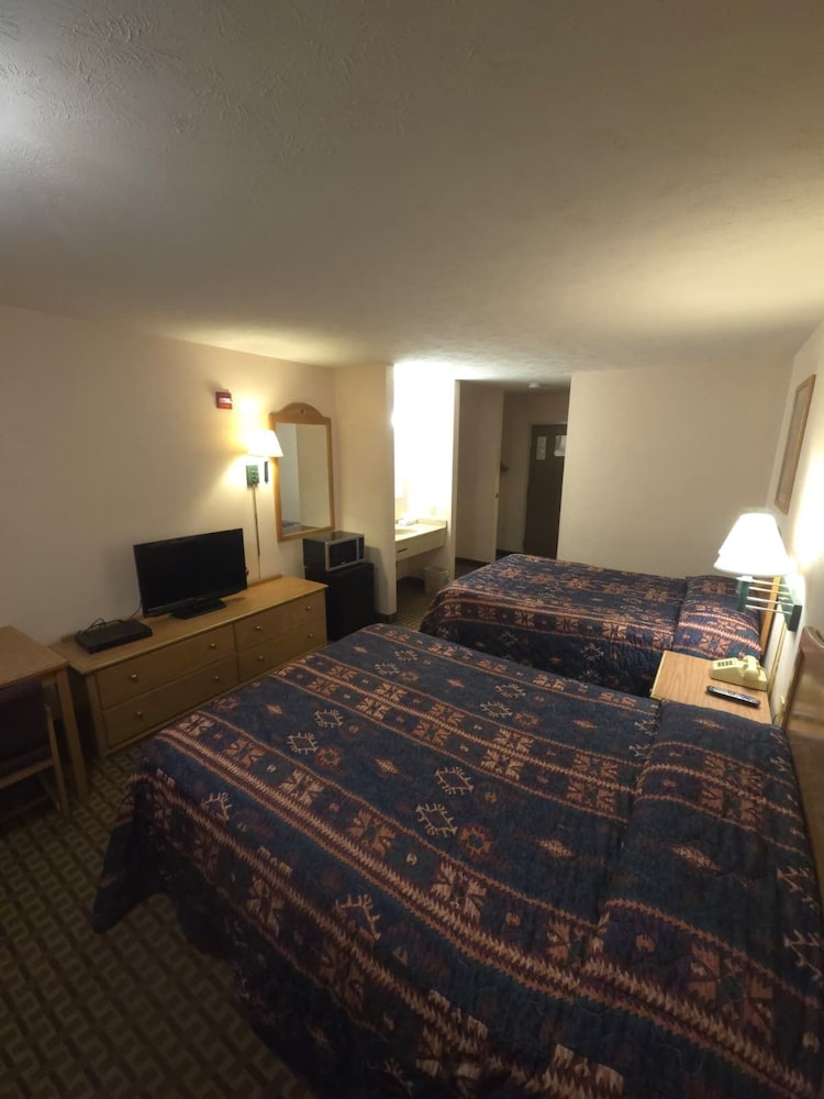 OYO 1002349 Roadside Inn 10/32
