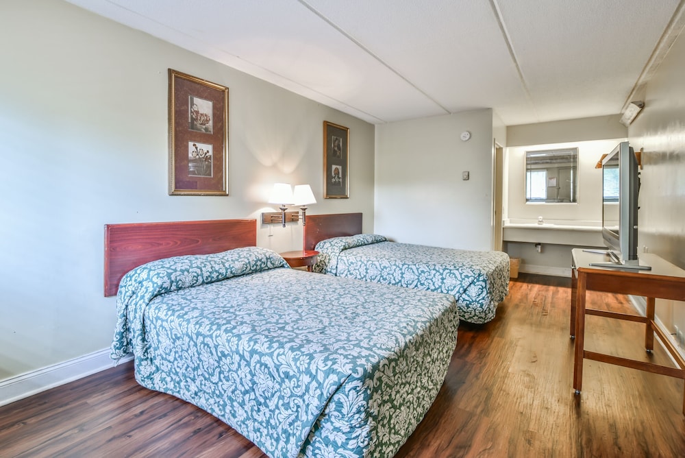 Economy Hotel Marietta 10/12