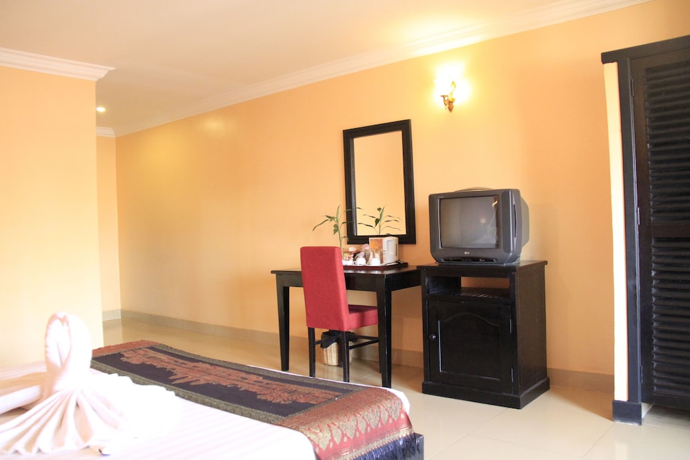 Mekong Angkor Deluxe Hotel 50/50