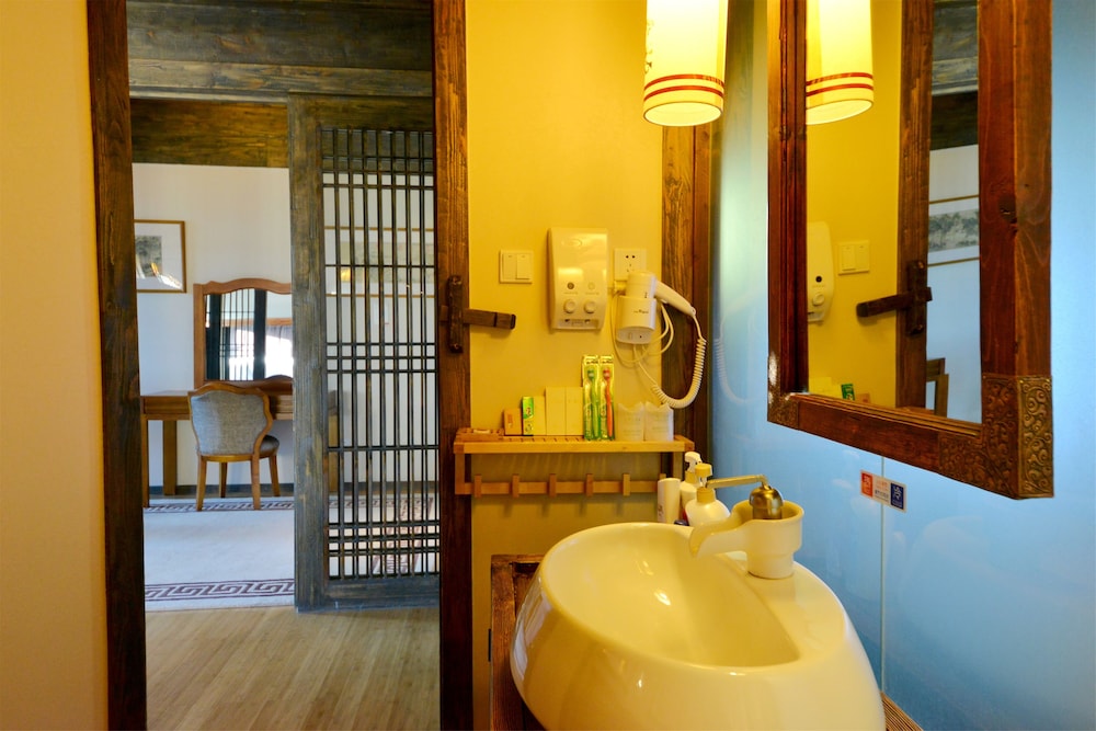 Lijiang Shuhe Youyiju Private Club 45/50