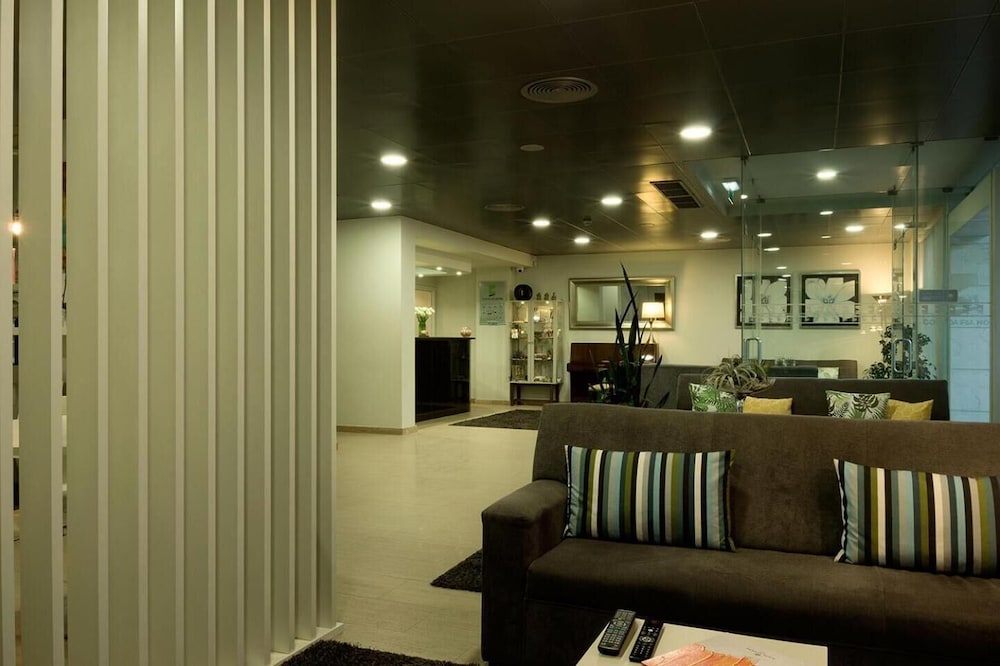 COVA DA IRIA HOTEL 38/45