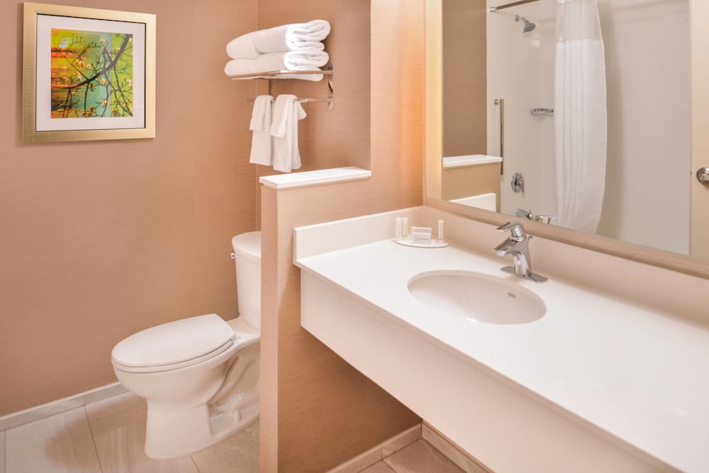 Fairfield Inn Suites Eugene East Springfield 15/47