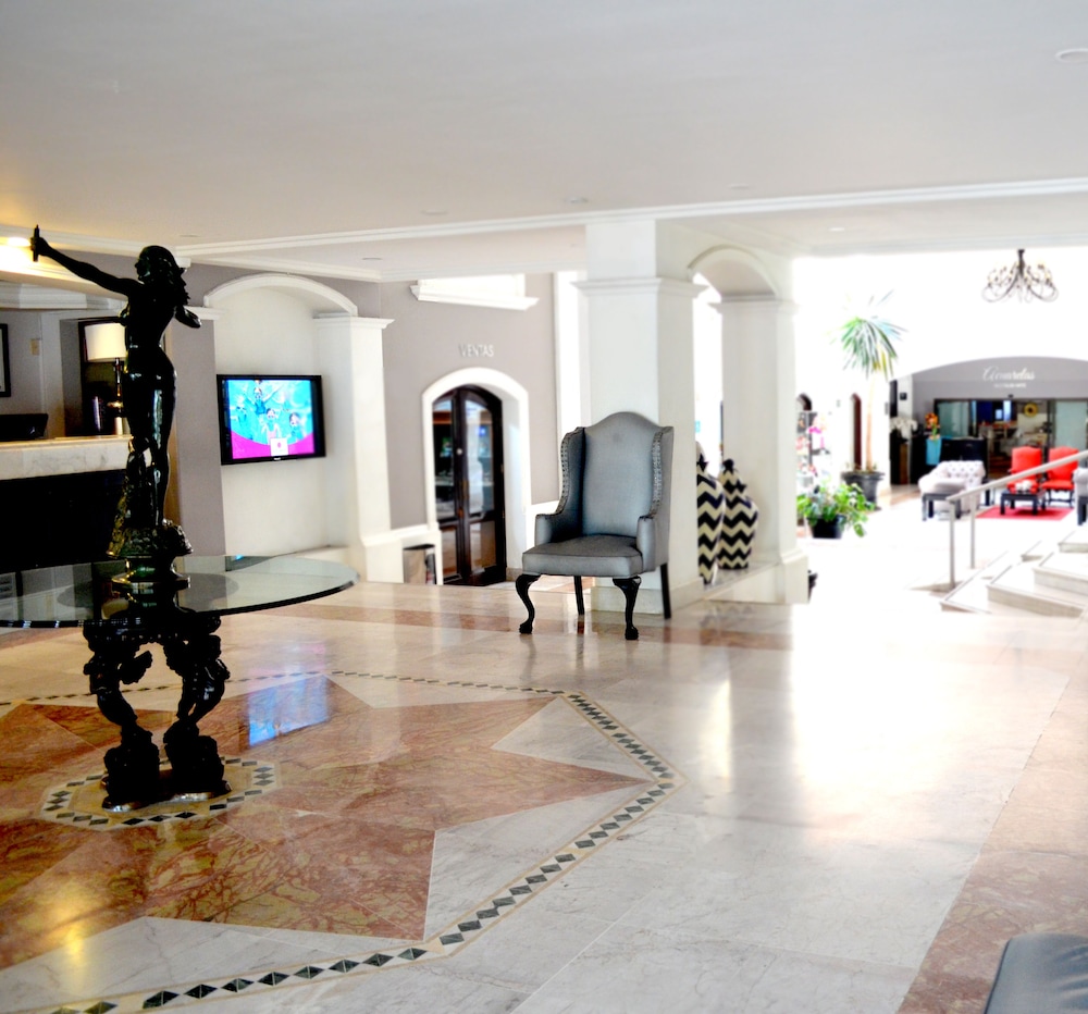 Plaza Camelinas Hotel 38/63