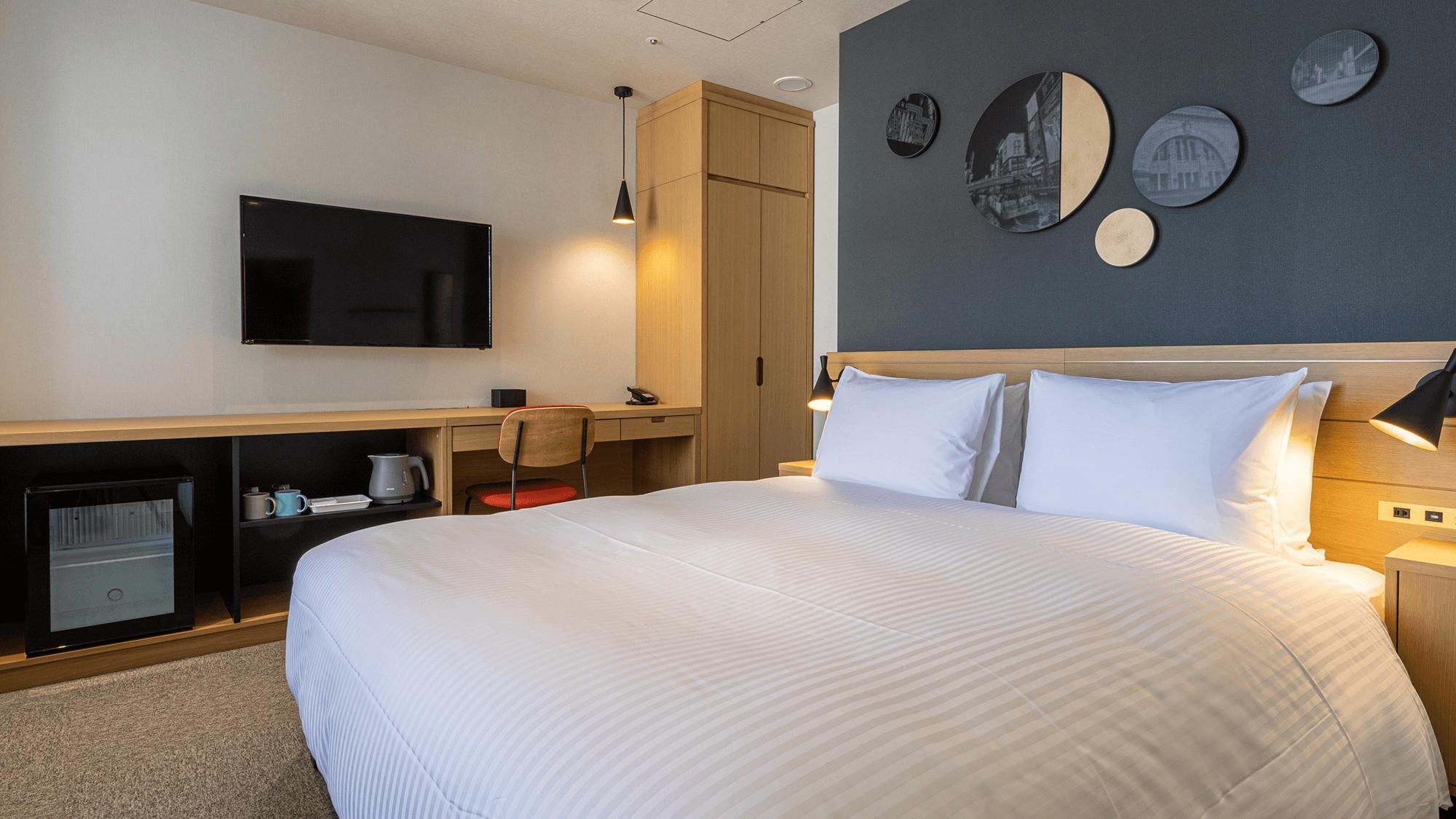 Universal, Triple, Double Bed