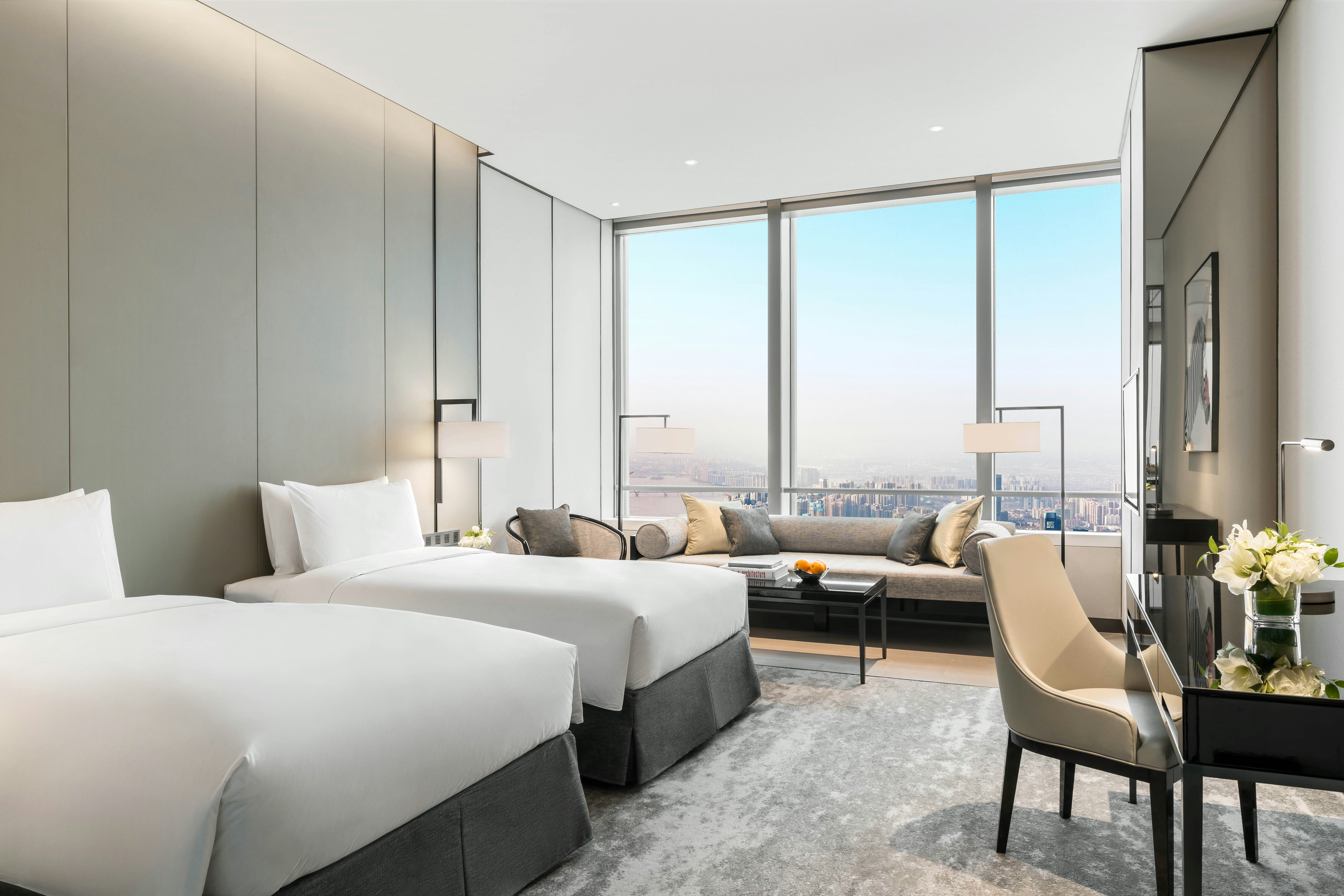 N1, Deluxe, Twin Beds, City View