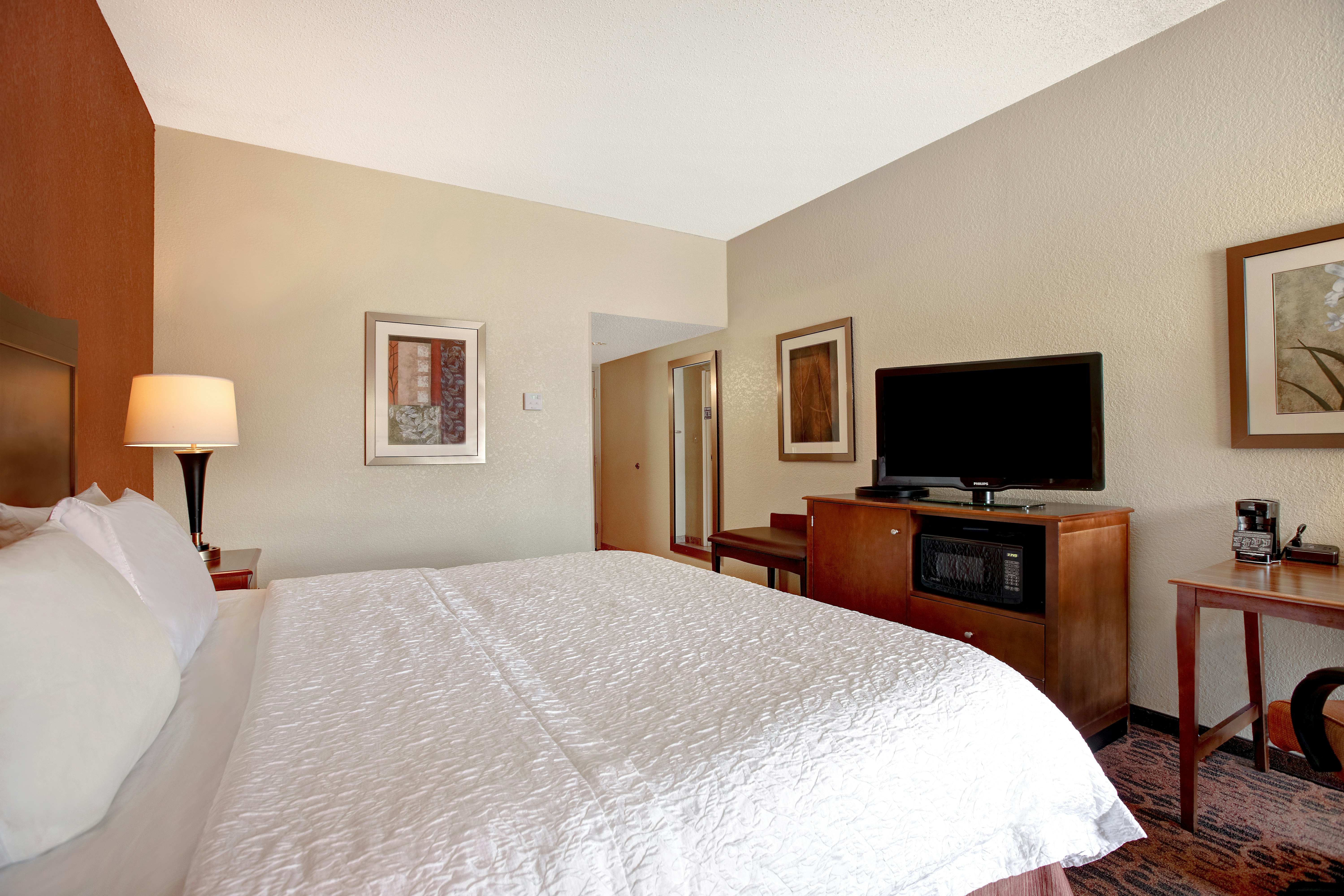 ROOM, KING BED