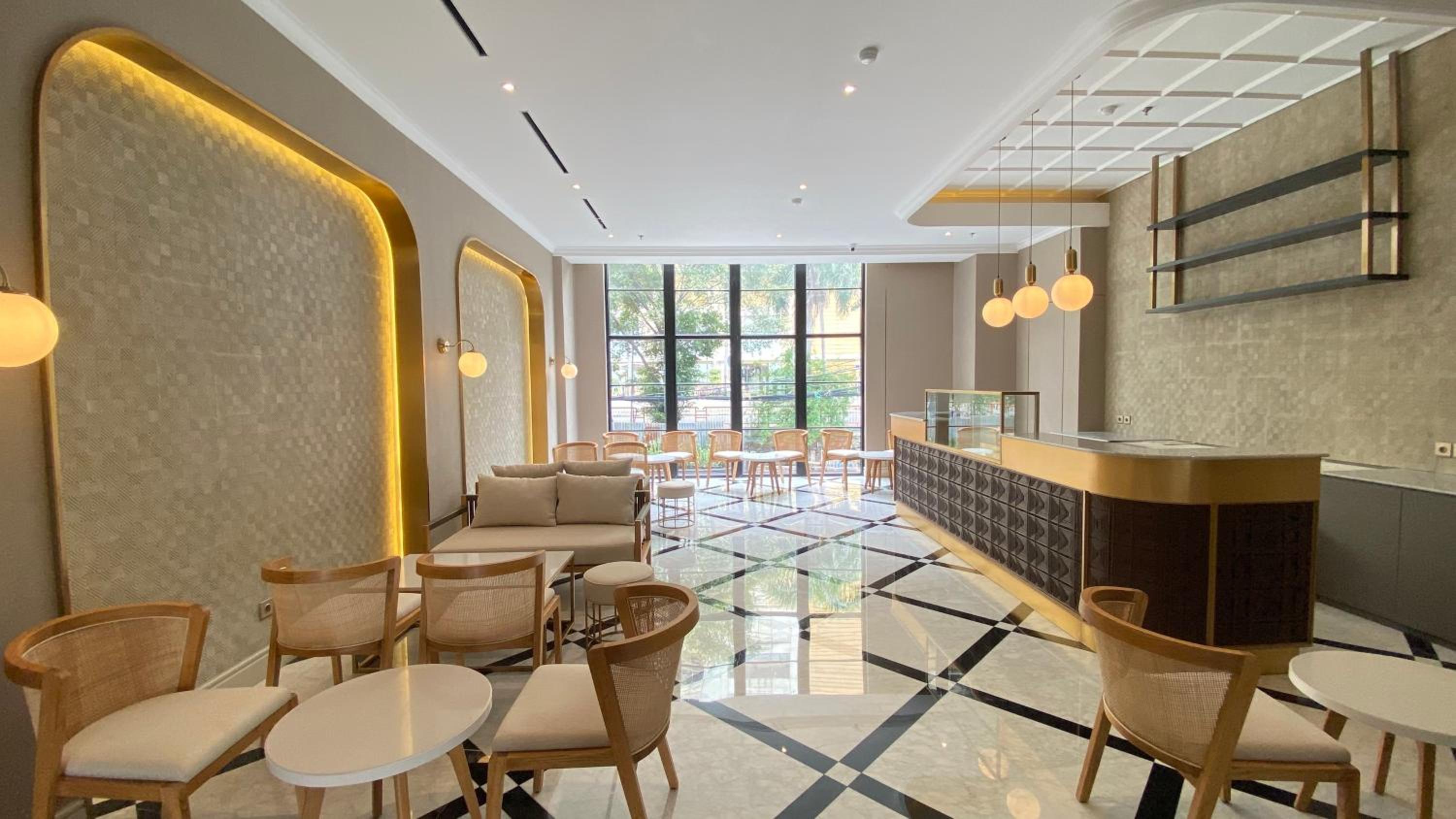Maia Hotel Jakarta 37/58