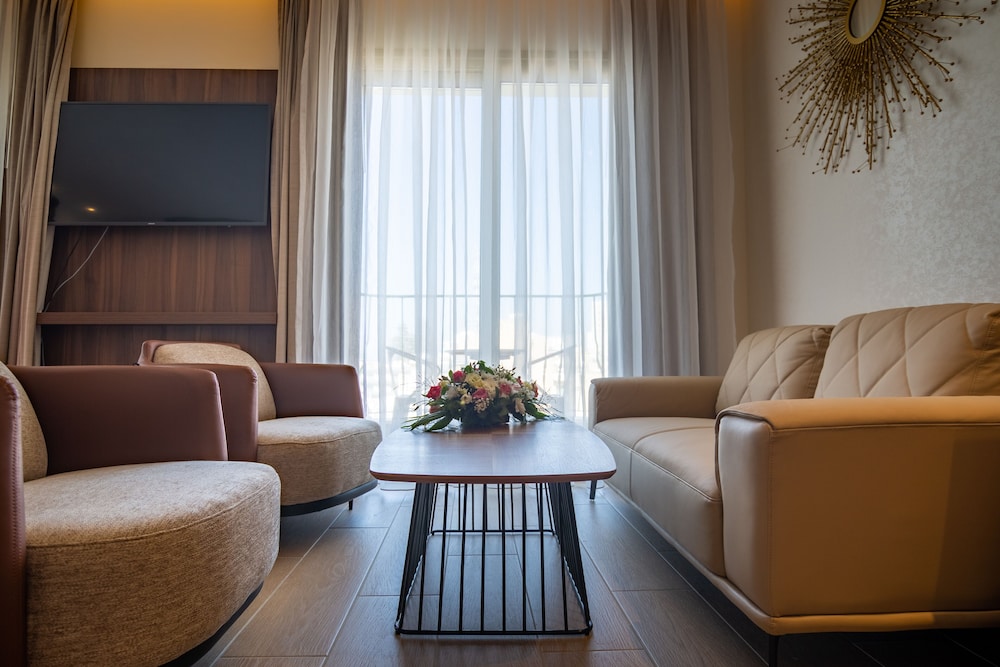 Leonardo Boutique Hotel Larnaca 46/62
