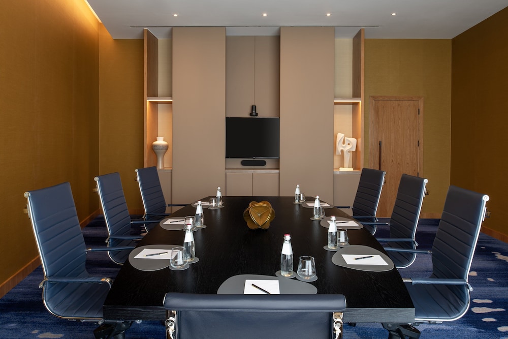 Abesq Doha Hotel & Residences 52/61