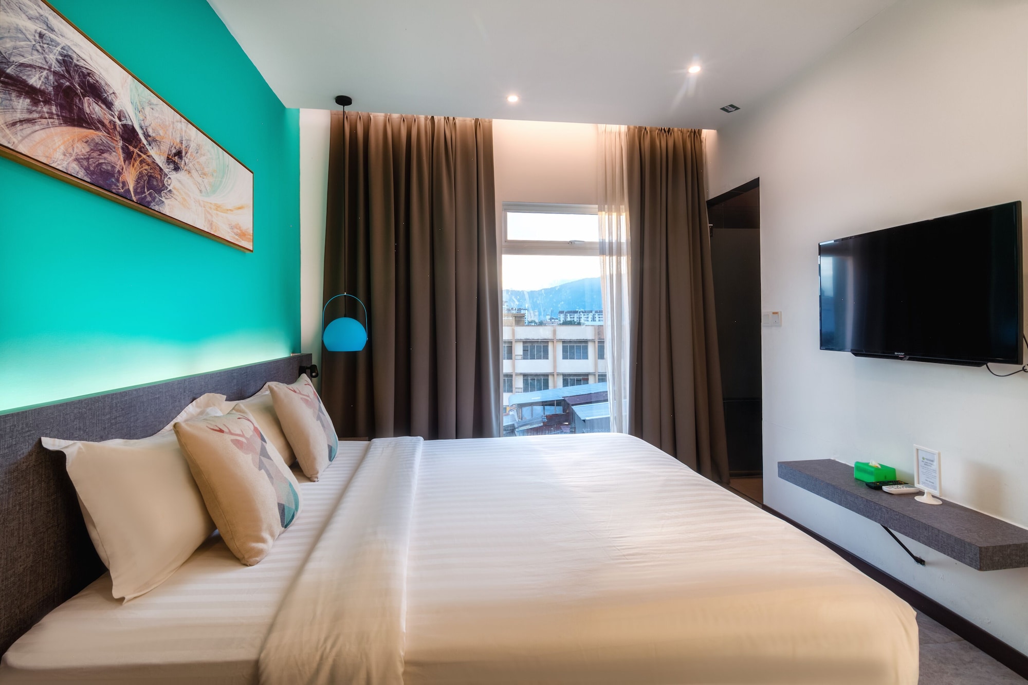 SUPERIOR, KING BED