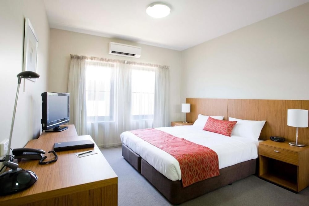Gladstone Downtown Central Apartment Hotel 18/48