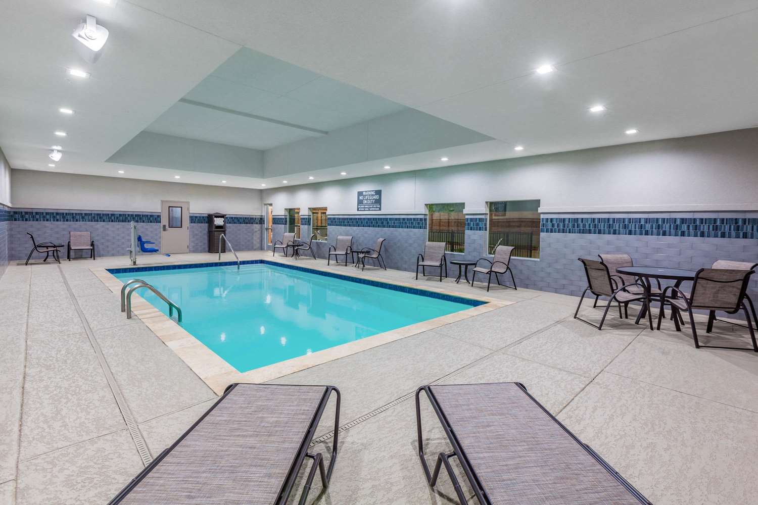 La Quinta Inn & Suites by Wyndham Houston East at Sheldon Rd 26/52