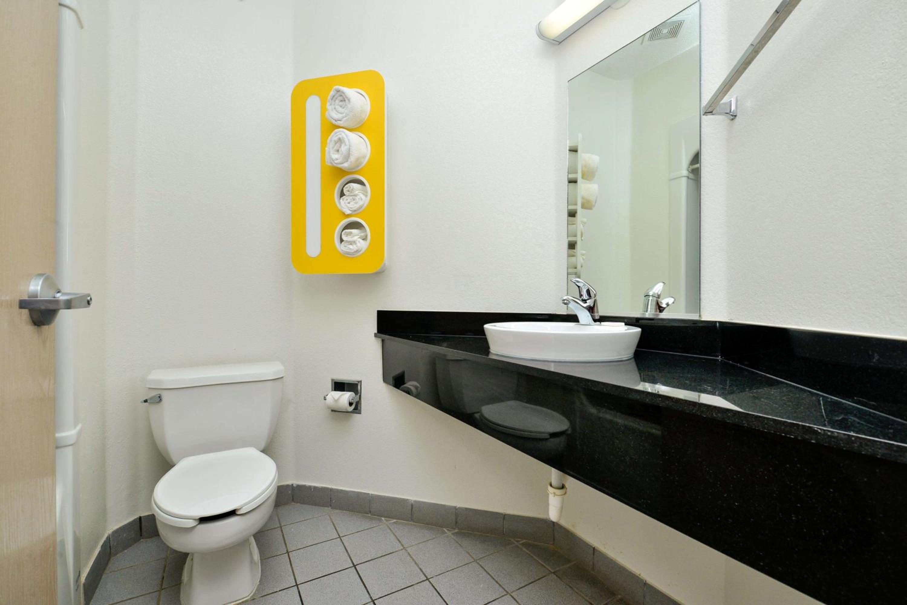 غرفة بسرير كوين لغير المدخنين، Motel6 McKinney, TX - North 9/10