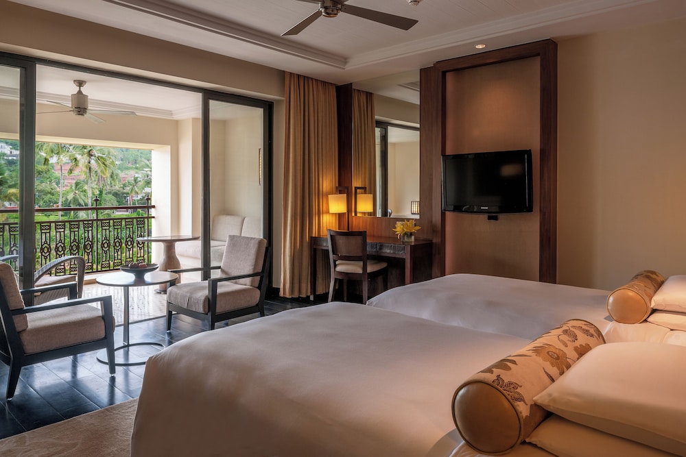 Room, Twin Beds, Pool View, Balcony
