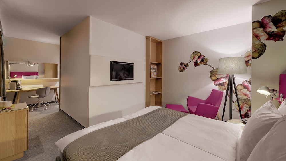 HOLIDAY INN FRANKFURT ALTE OPER 19/75