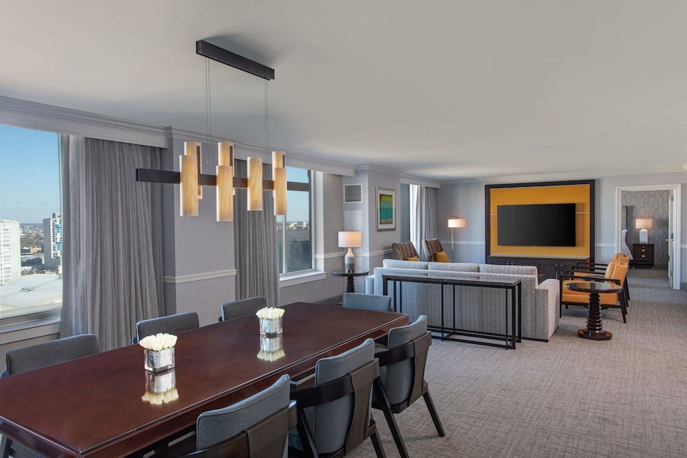 Philadelphia Marriott Downtown 27/33