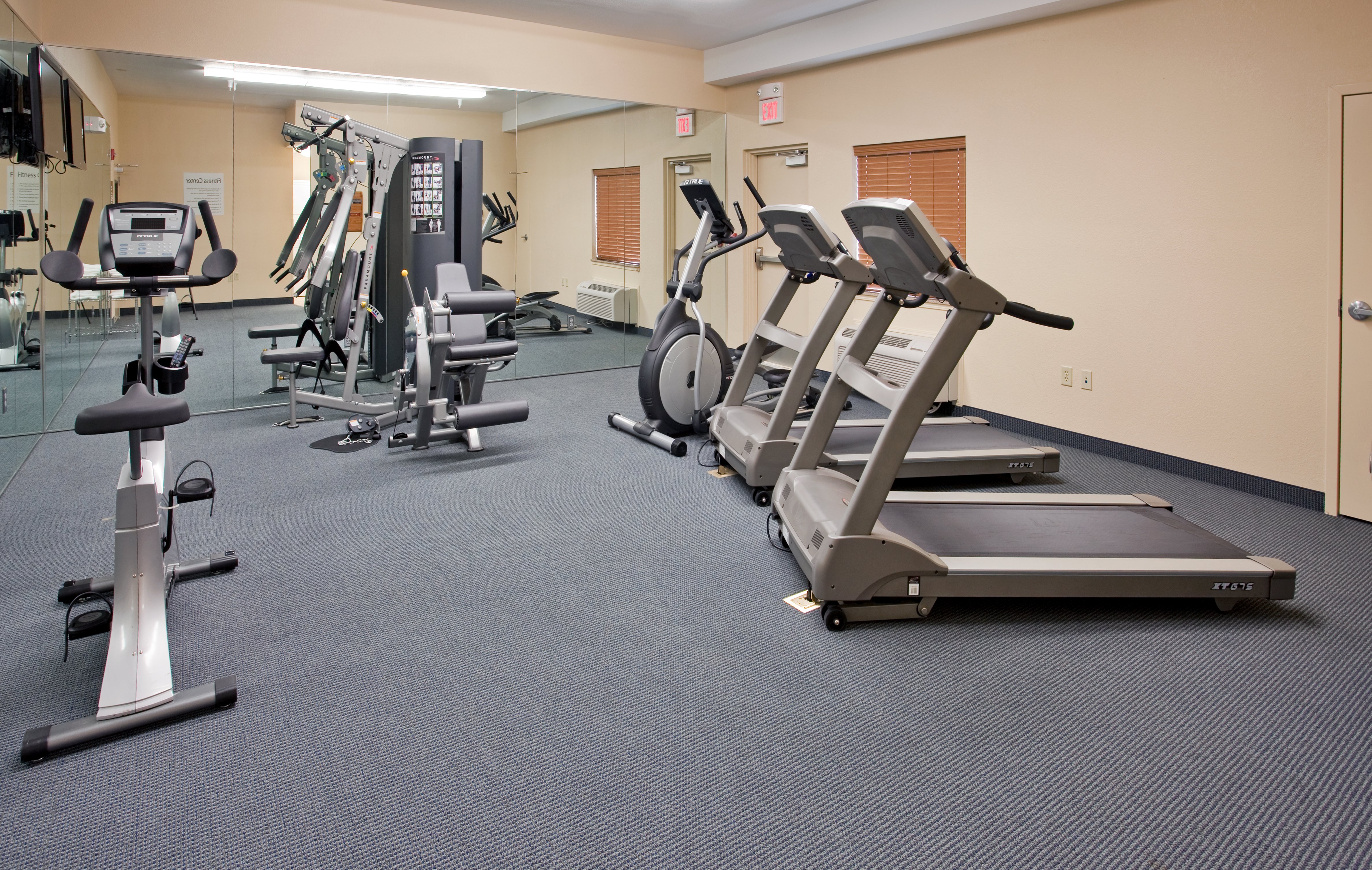 Candlewood Suites Kansas City Northeast 37/73