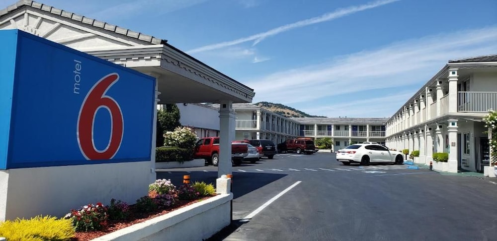 Motel6 San Rafael, CA 33/38
