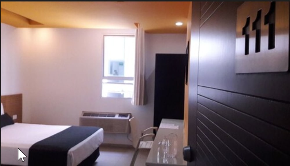 Nu Hotel 31/62