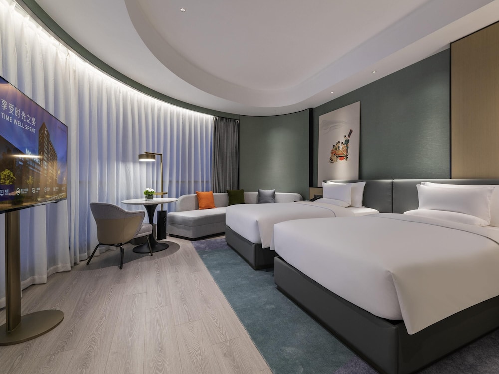 DELUXE, TWIN BEDS
