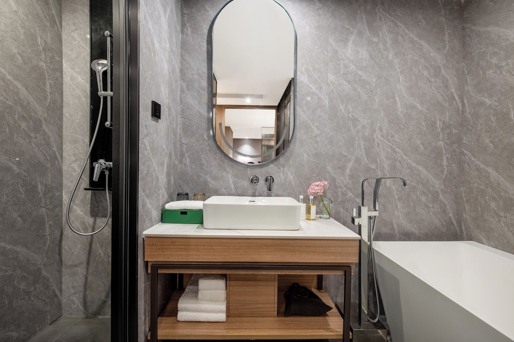 Premium, King Bed, Tower View، Holiday Inn Guangzhou Zhujiang New Town By Ihg 8/8