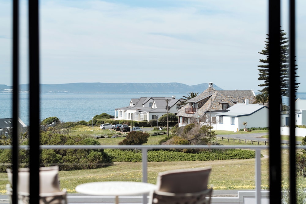 Whale Away Guest House 35/50