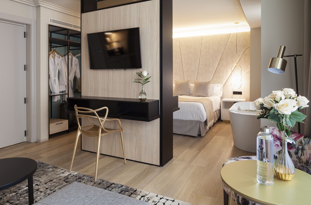 Nivia Born Boutique Hotel 23/36