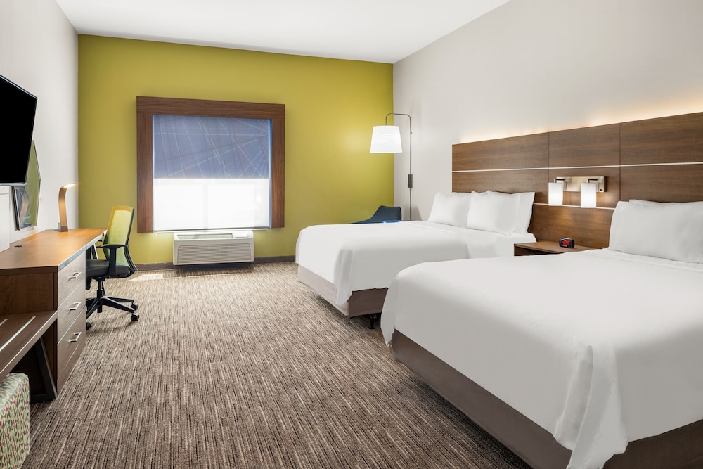 Holiday Inn Express Suites Graham 26/50