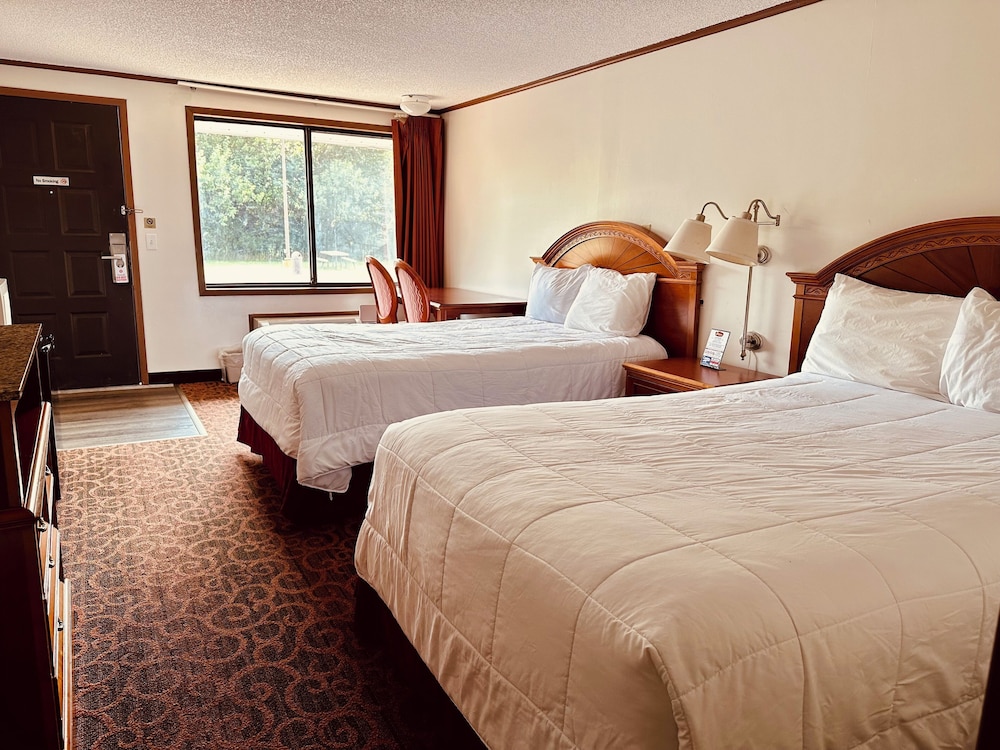 Bayshore Inn 3/40