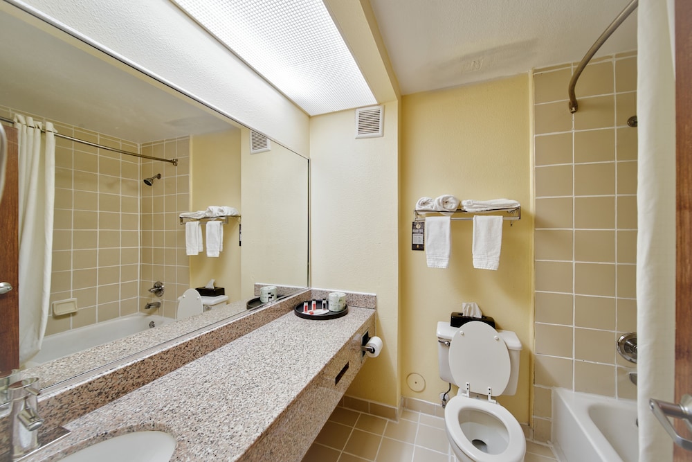 Quality Inn Chattanooga Hamilton Place 14/36