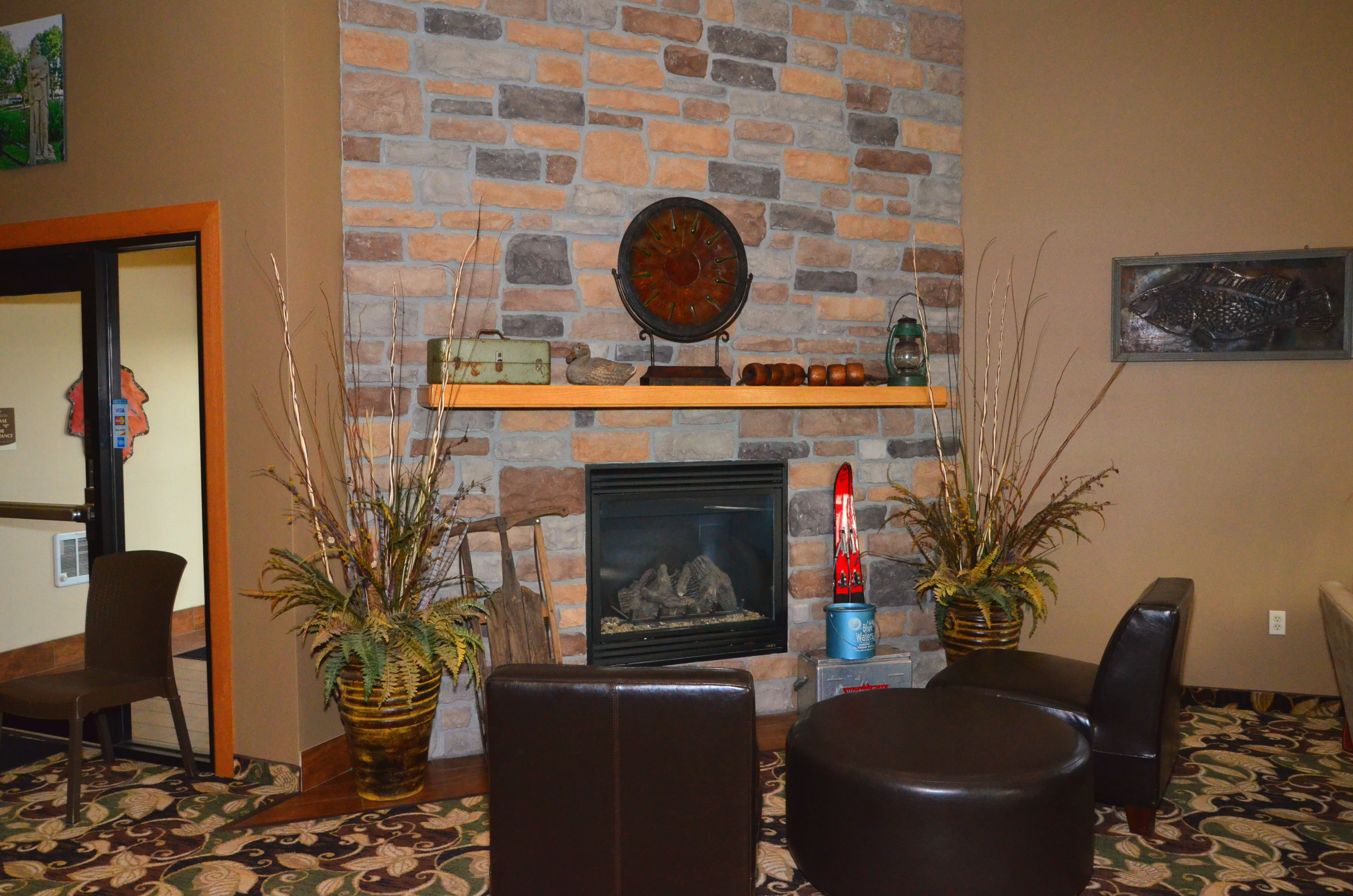 Cobblestone Inn & Suites - Lake View 21/27