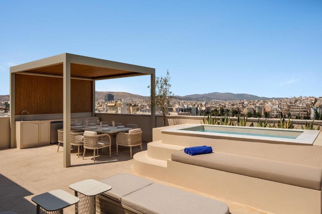 Wyndham Residences Piraeus Marina Zeas 5/10