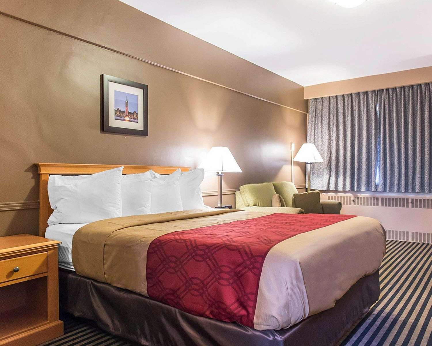 Econo Lodge Downtown Ottawa 15/50