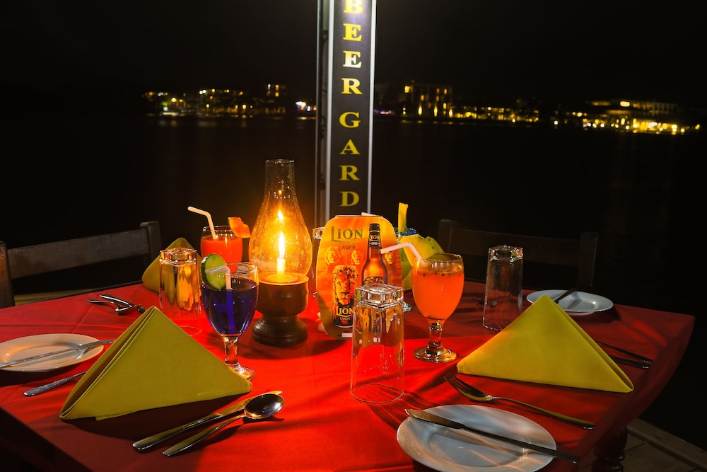 Hotel Hemadan 35/50