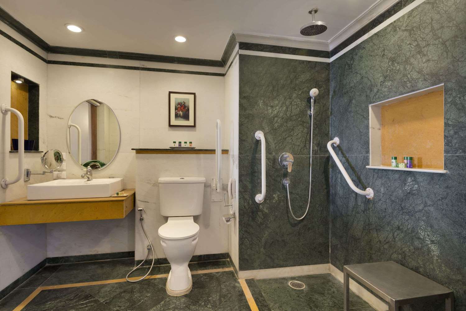 Ramada by Wyndham Udaipur Resort and Spa 28/28