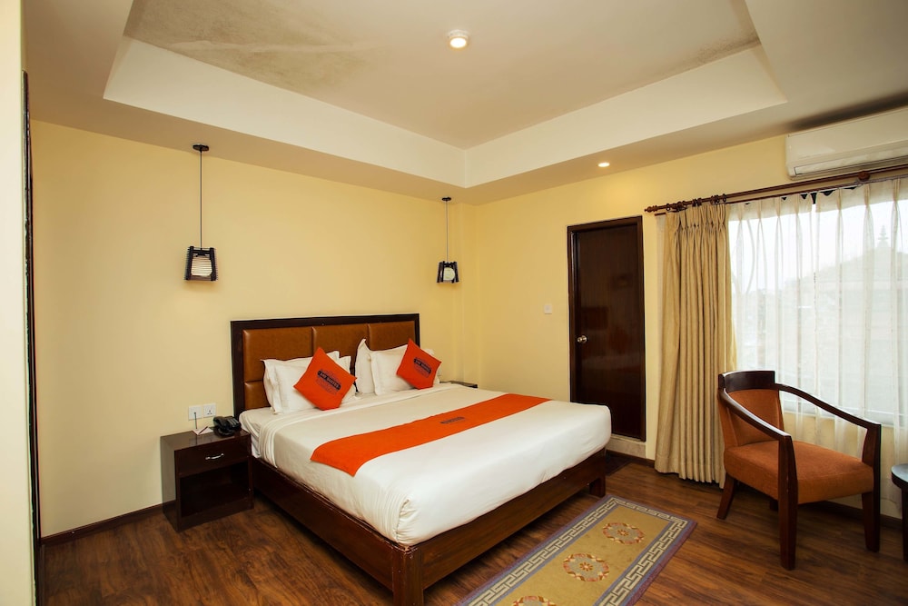 Hotel Jay Suites 35/75