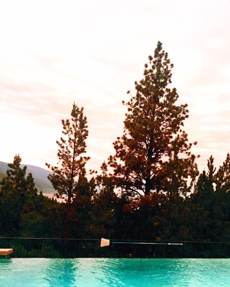 Mountain Lake Lodge 55/68