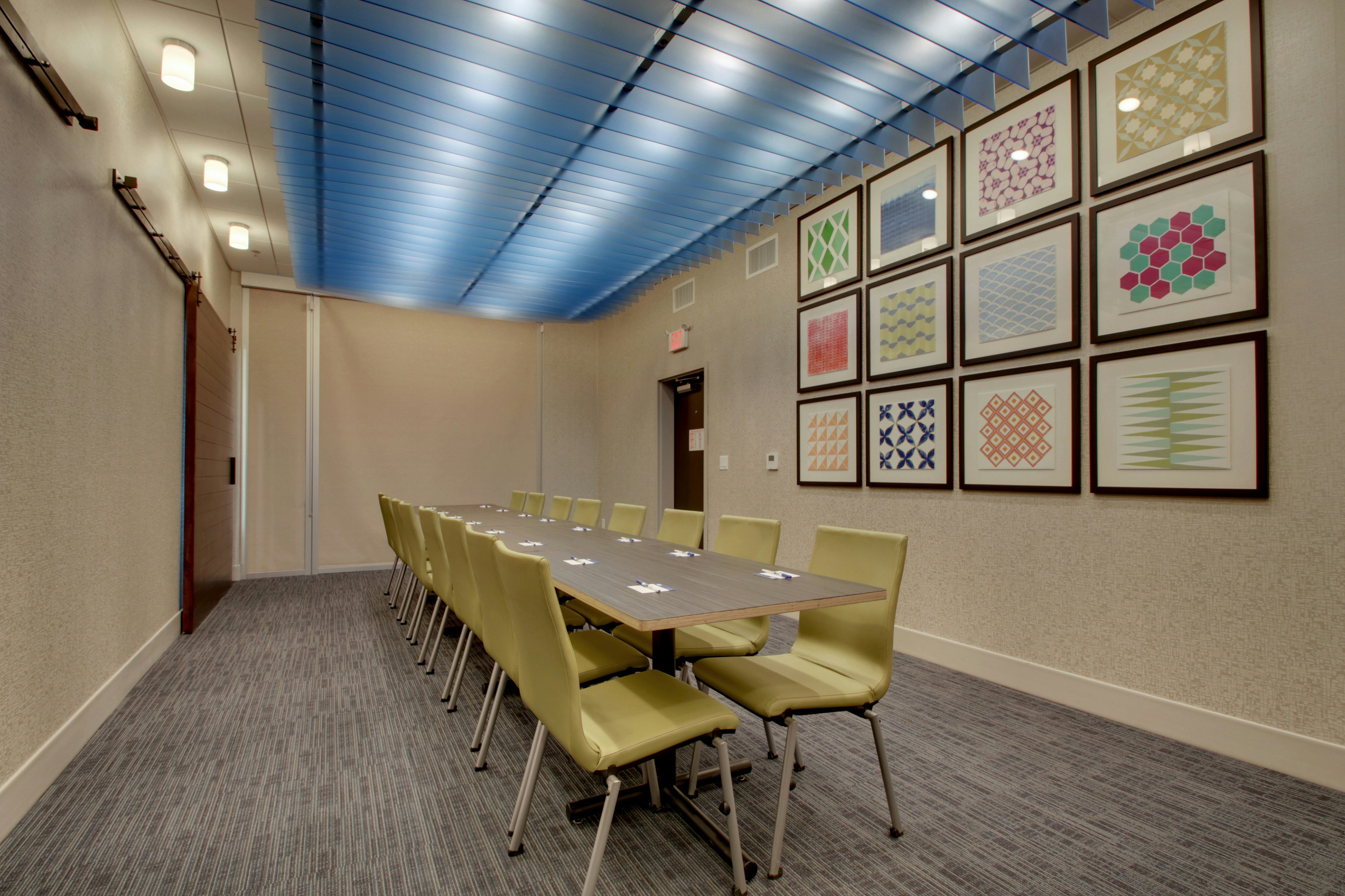 Holiday Inn Express Suites Mount Vernon 51/57