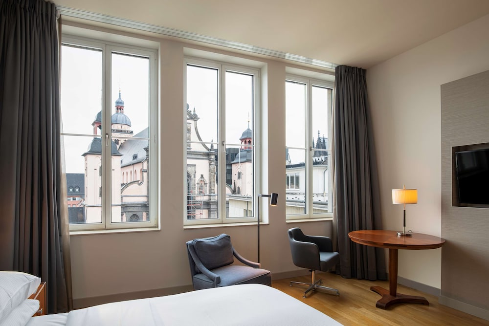 Hilton Cologne Hotel 54/74