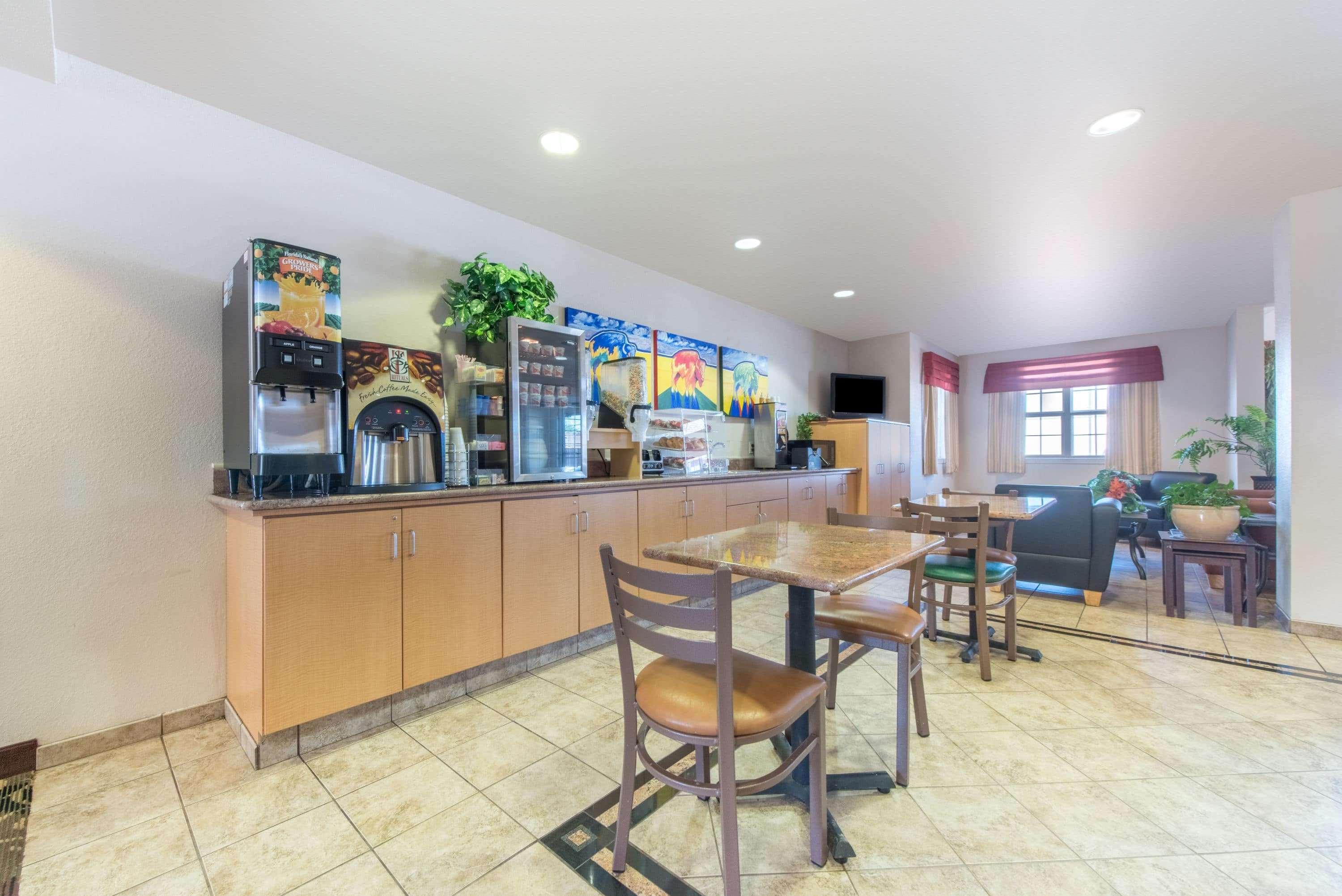 Microtel Inn & Suites by Wyndham Altus 11/16