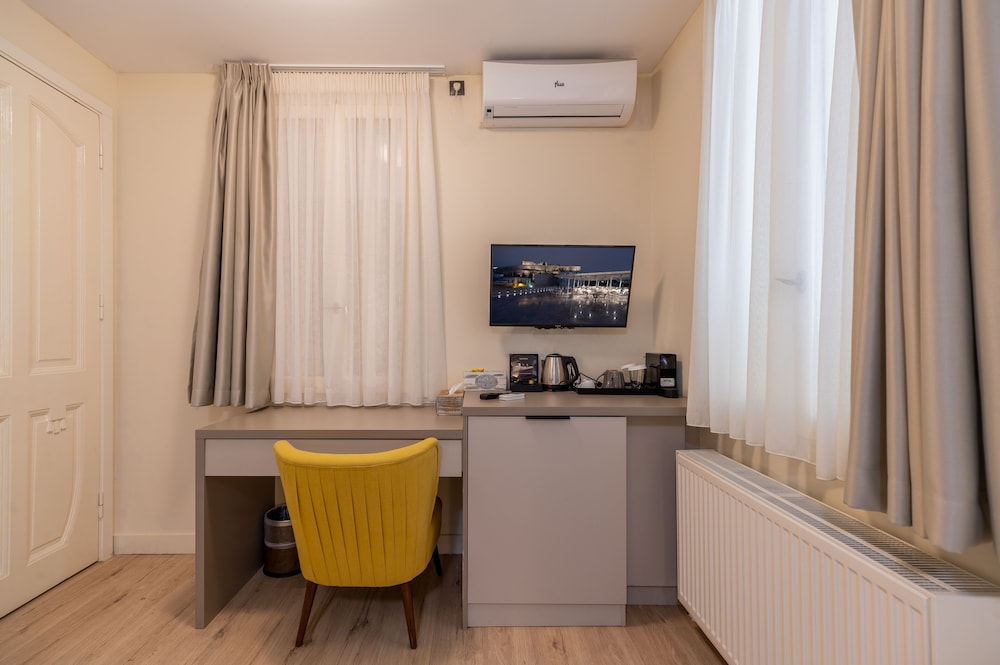 Plaka Arch Suites 29/41
