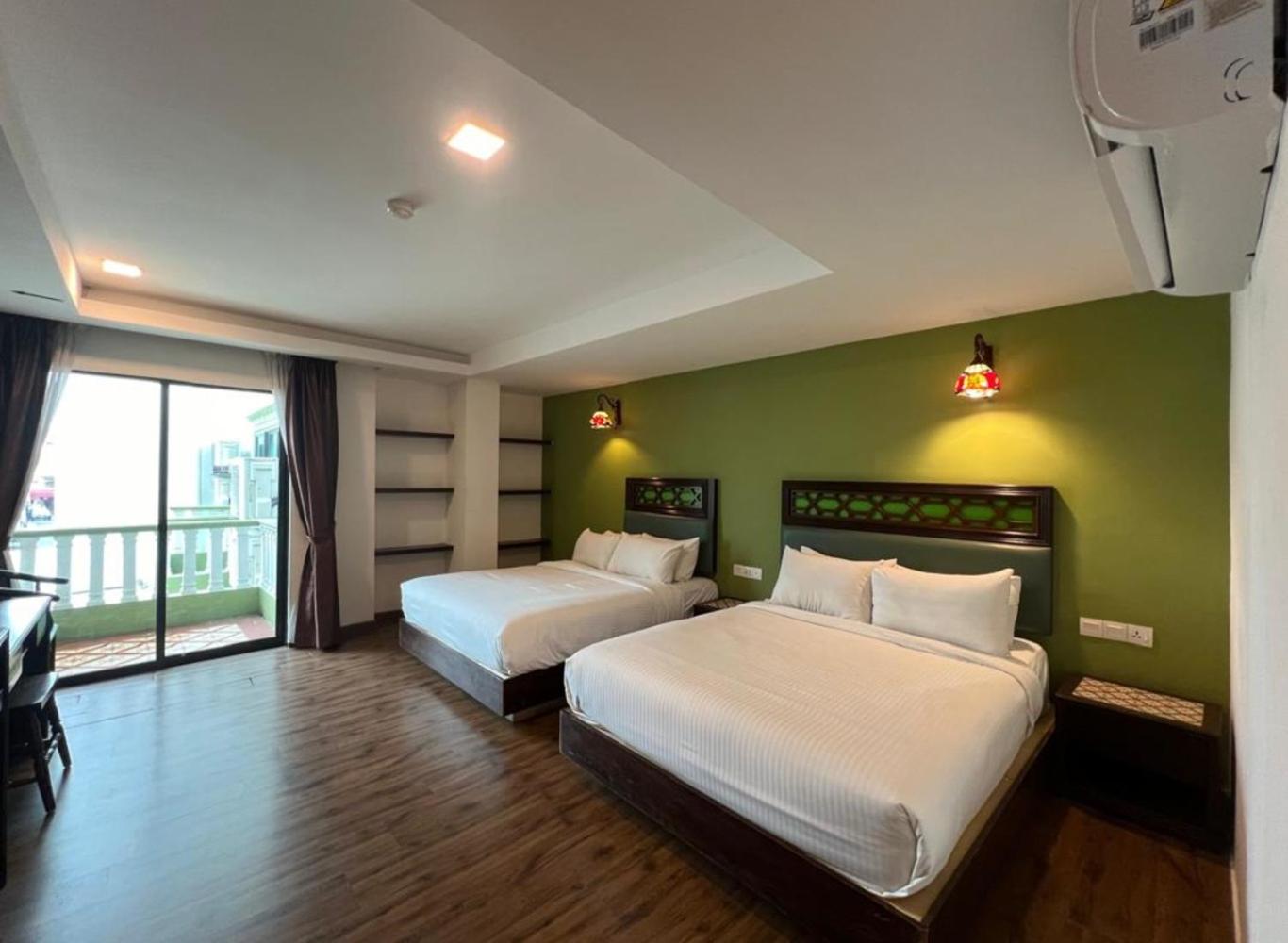 4 ROOMS, CLASSIC, DELUXE, FAMILY