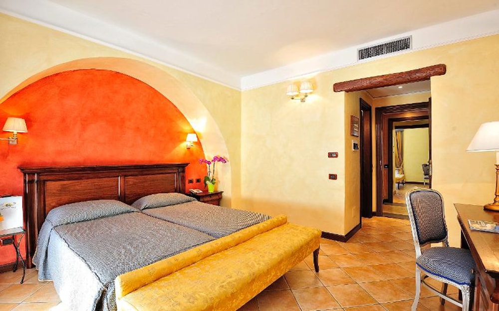 Room, Double Bed