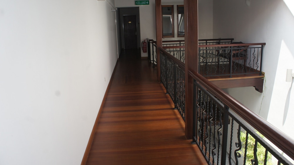 Heeren Straits Hotel 44/75