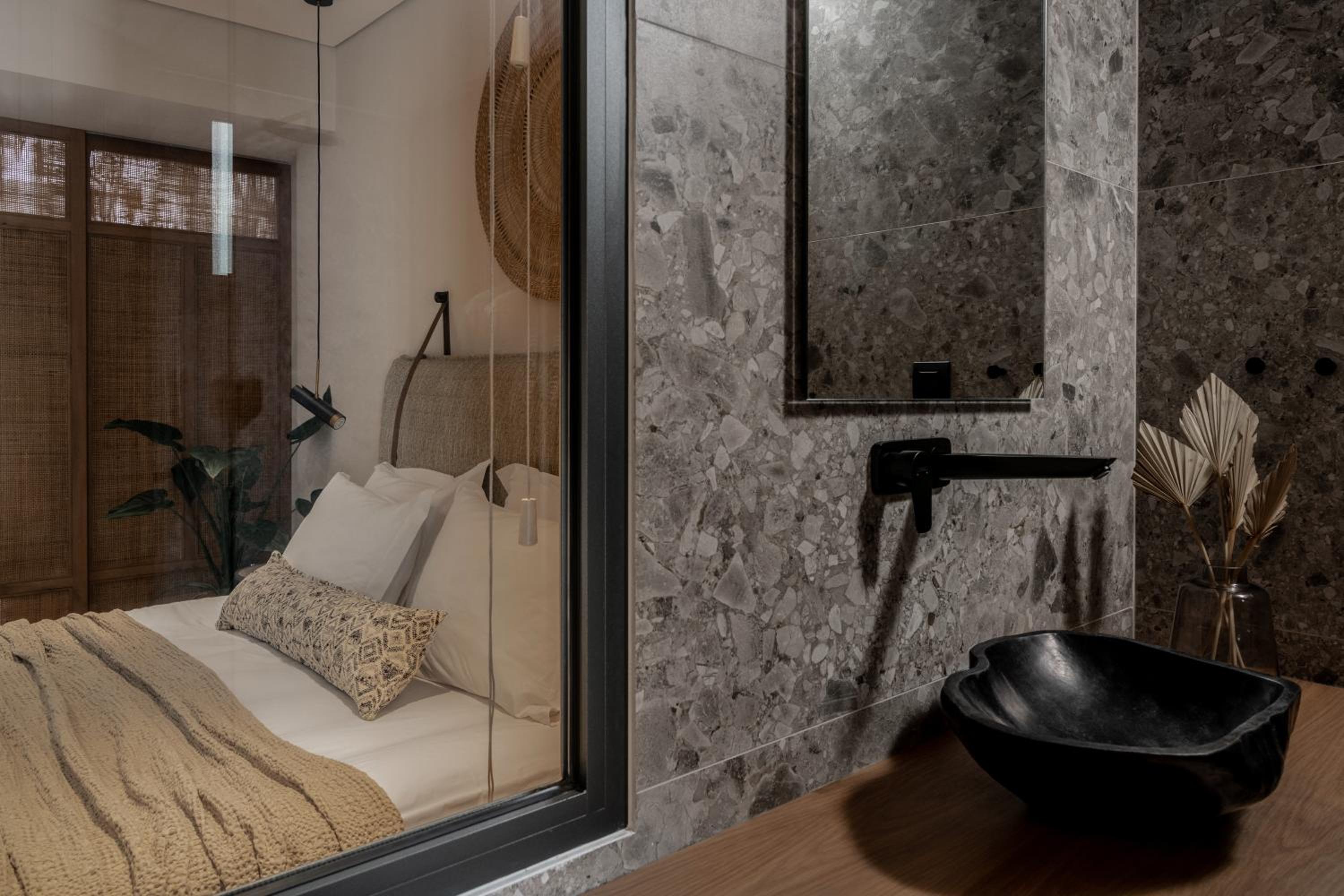 Dannas Boutique Apartments 49/51
