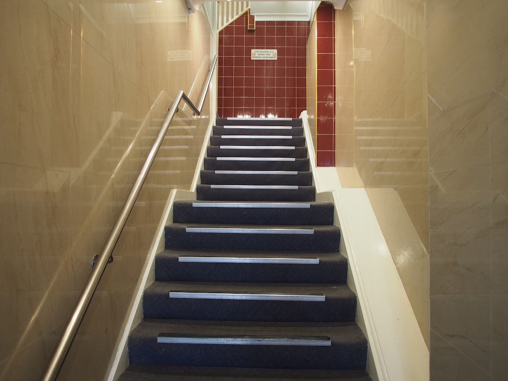 CENTRAL PRIVATE HOTEL 33/55