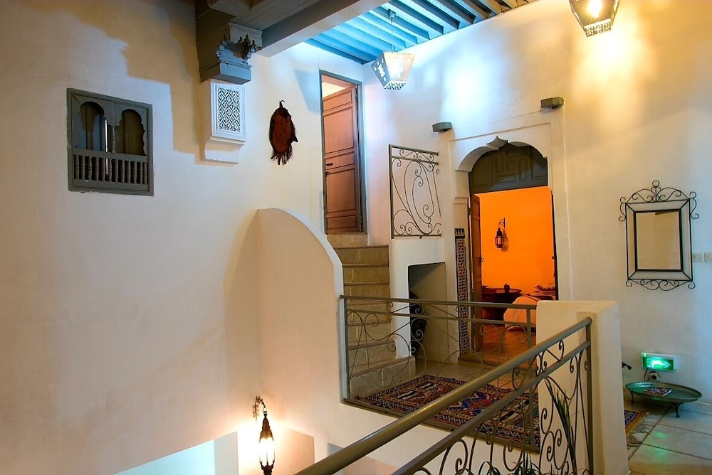 Riad Safir 30/49