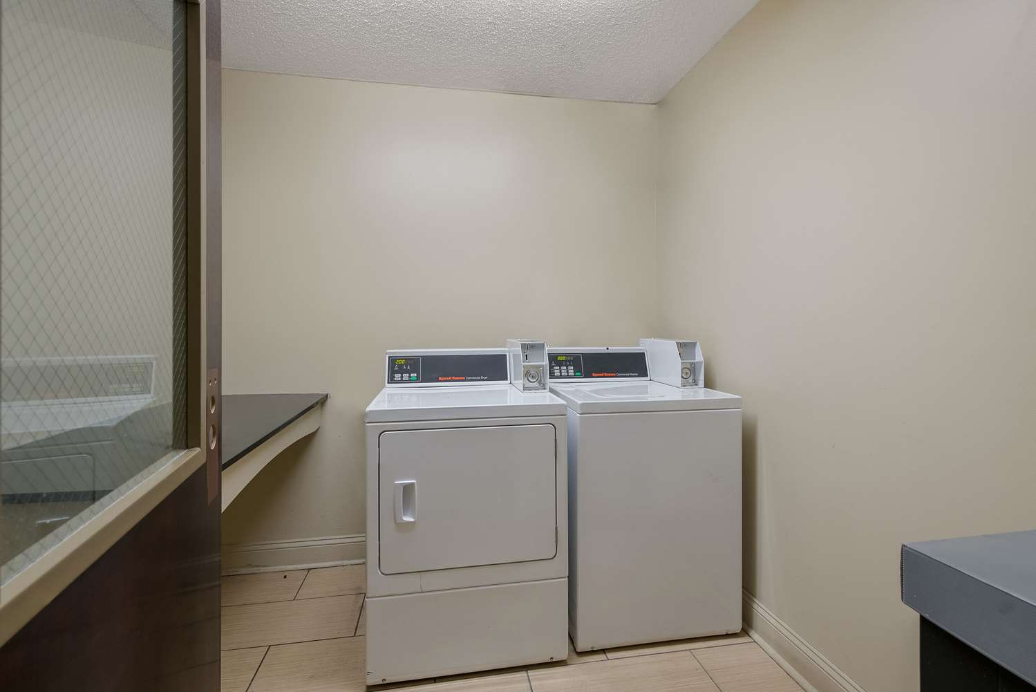 Comfort Inn Fayetteville I-95 24/33