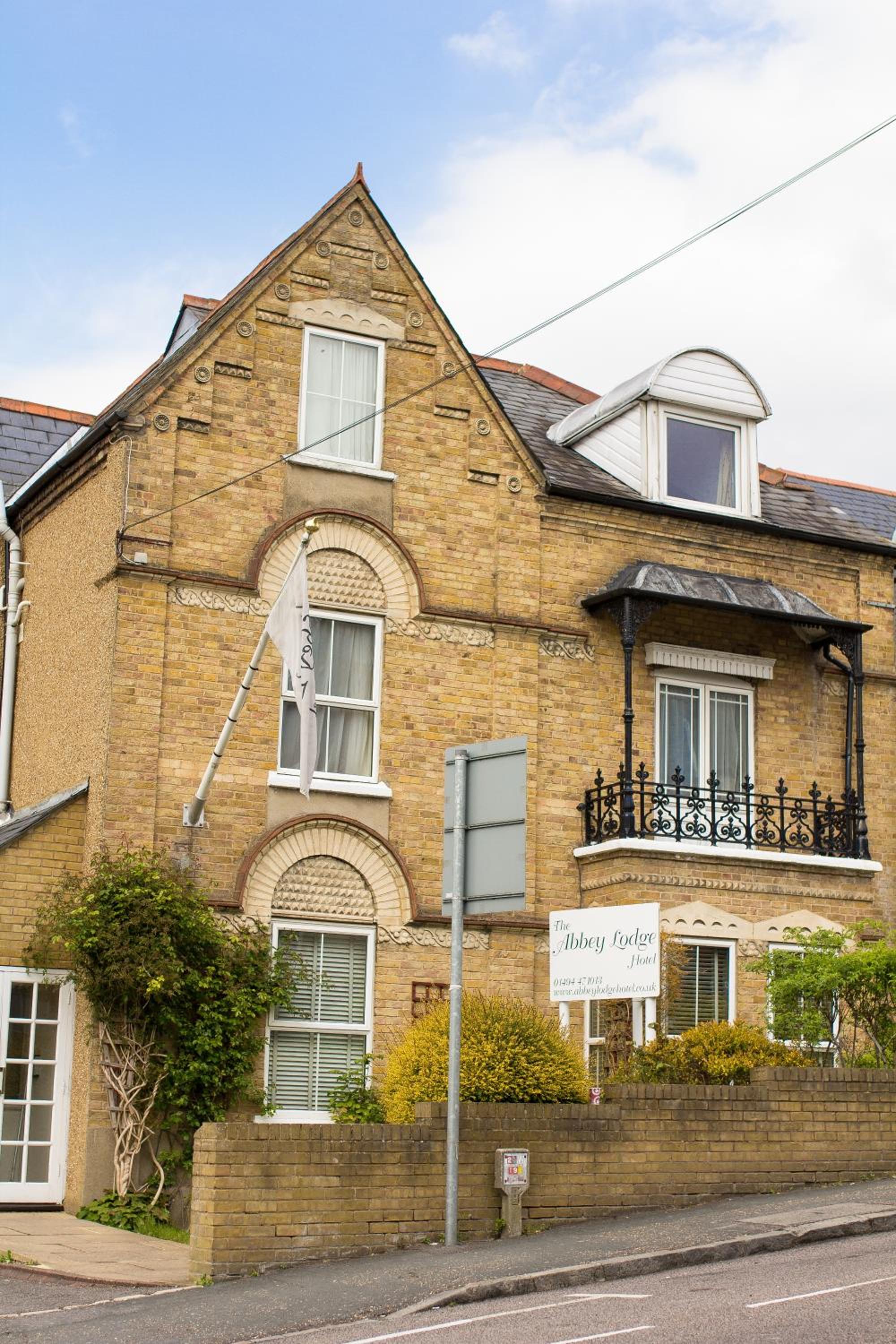 Abbey Lodge Hotel 3/40